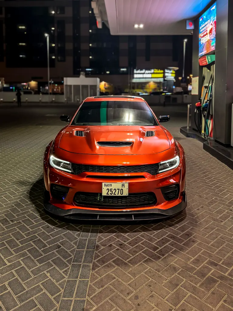 Dodge Charger 2020 — photo 1 of 7