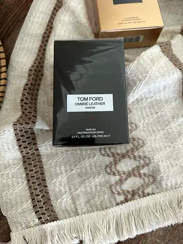 TOM FORD
OMBRÉ LEATHER
PARFUM 100ml