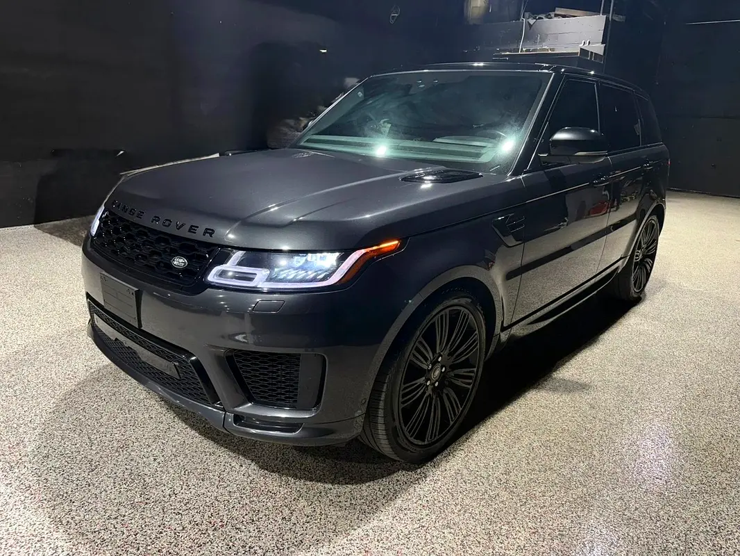Land Rover Range Rover Sport 2022 — photo 1 of 9