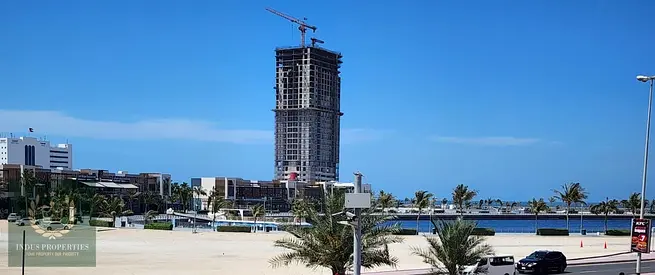 *عزيزي المستثمر، مبنى زاوية على الكورنيش، طابق أرضي + 4 طوابق*