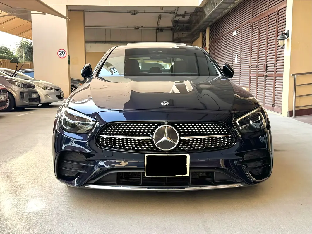 Mercedes-Benz E-Class 2023 — photo 1 of 9