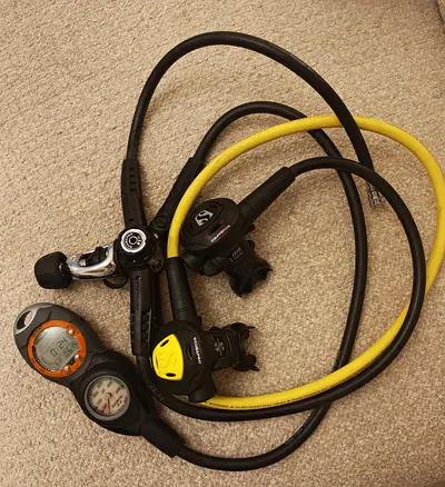 Scubapro mk11 diving regulator with Suunto Zoop diving computer for sale