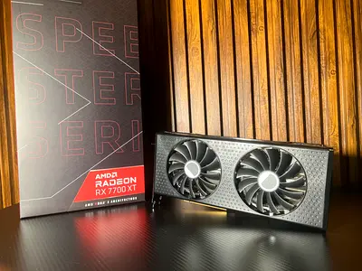 AMD 7700XT XFX SLIGHTLY NGEOTIABLE