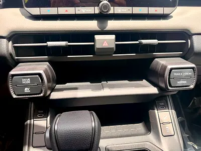 صورة 15 لـ 2026 Toyota RAV 4