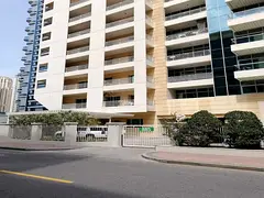 Spacious 1 bedr / Unfurnished / Prime location