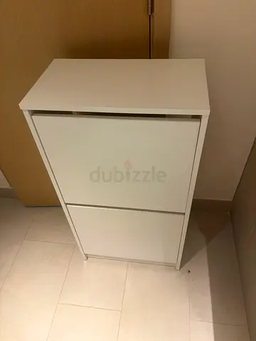 Shoe cabinet