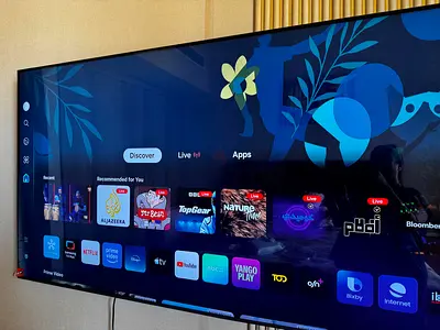 65 inch Samsung Smart QLED 4K TV - Excellent Condition Titan Gray