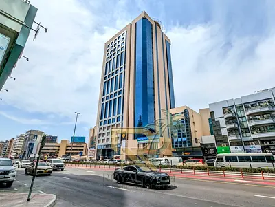 مساحة مكتبية مع تأمين إيجاري لمدة عام | غرفة اجتماعات | فحوصات عمل مجانية وغير محدودة في البنوك | برج بريميوم