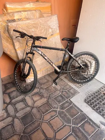 MOUTAN BIKE HARD TAIL (negotiable)
