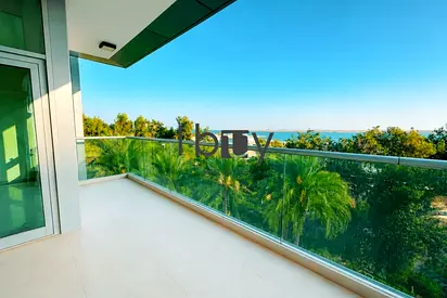 Corner Unit | Sea View | Balcony