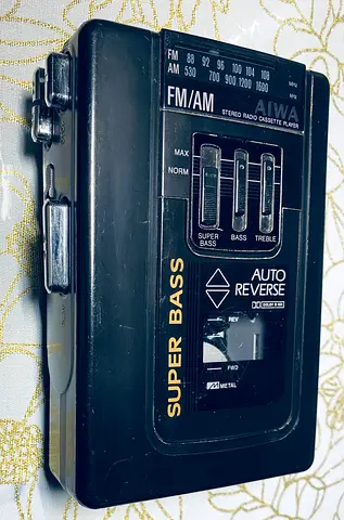 Aiwa cassette walkman with FM/AM