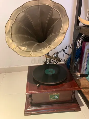 Vintage Wind-Up Gramophone with Horn and Wooden Base (Working/Needs Check)