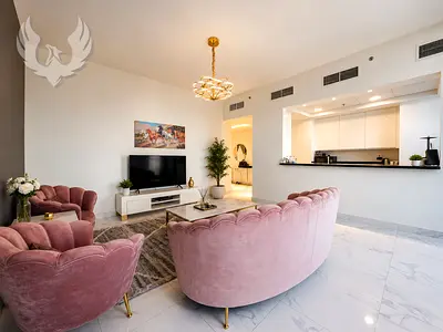 VACANT - HIGH FLOOR - STABLE + CANAL VIEW