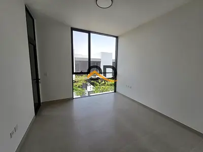 3BHK Townhouse corner unit available for sale in Robinia!!!