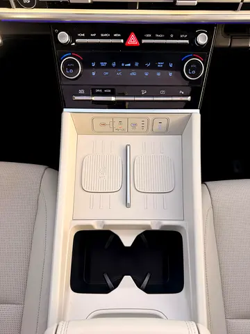 صورة 7 لـ 2025 Hyundai SANTA FE