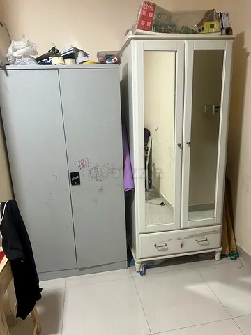 Bed room cupboards with good condition