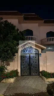 Private Entrance - 5 Bedrooms + Maid - Prime Location