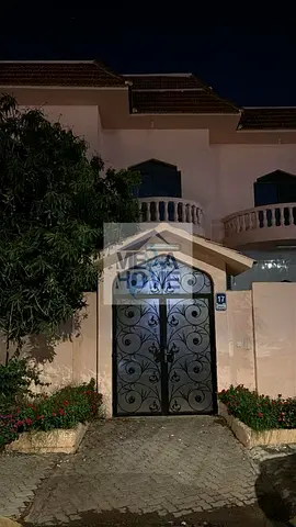 Private Entrance - 5 Bedrooms + Maid - Prime Location