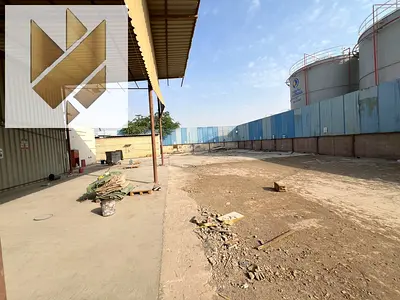 حوطة بالصجعة مجهزة للتشغيل مع سكن عمال متكامل