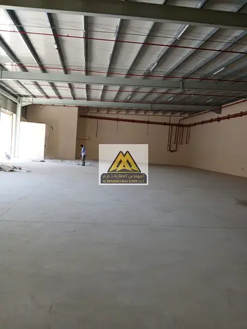 فرصة مميزة لاستئجار مستودع في موقع استراتيجي داخل الجرف الصناعية 1 بعجمان، مناسب للأنشطة التجارية والصناعية والتخزين والتوزيع، مع مساحة كبيرة وتصميم ع