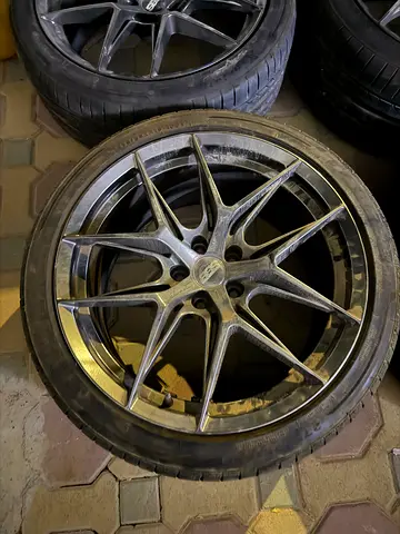 العين