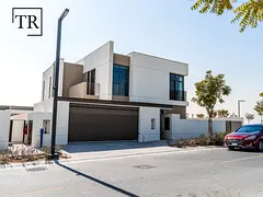 Single Row | Corner Unit | Park Views | Spacious