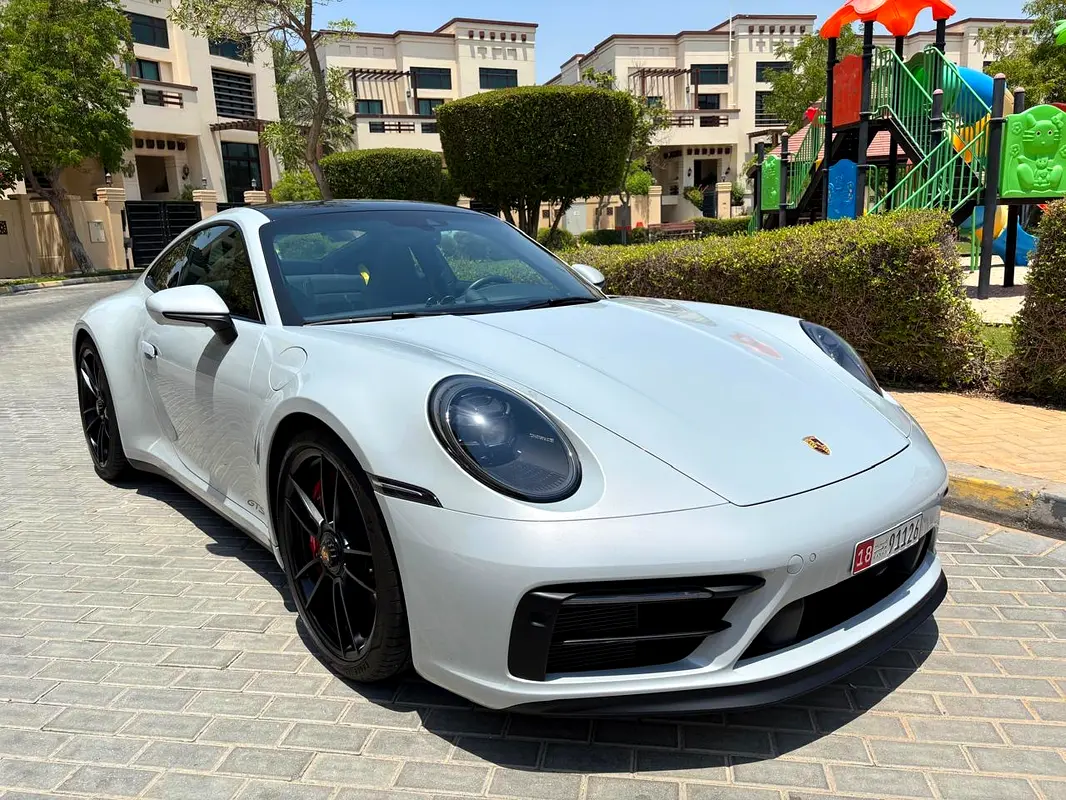 Porsche 911 2023 — photo 1 of 12