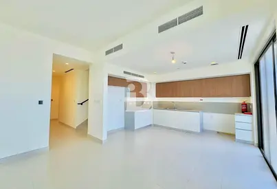 CORNER UNIT | LANDSCAPED | INFRONT OF AMENITIES