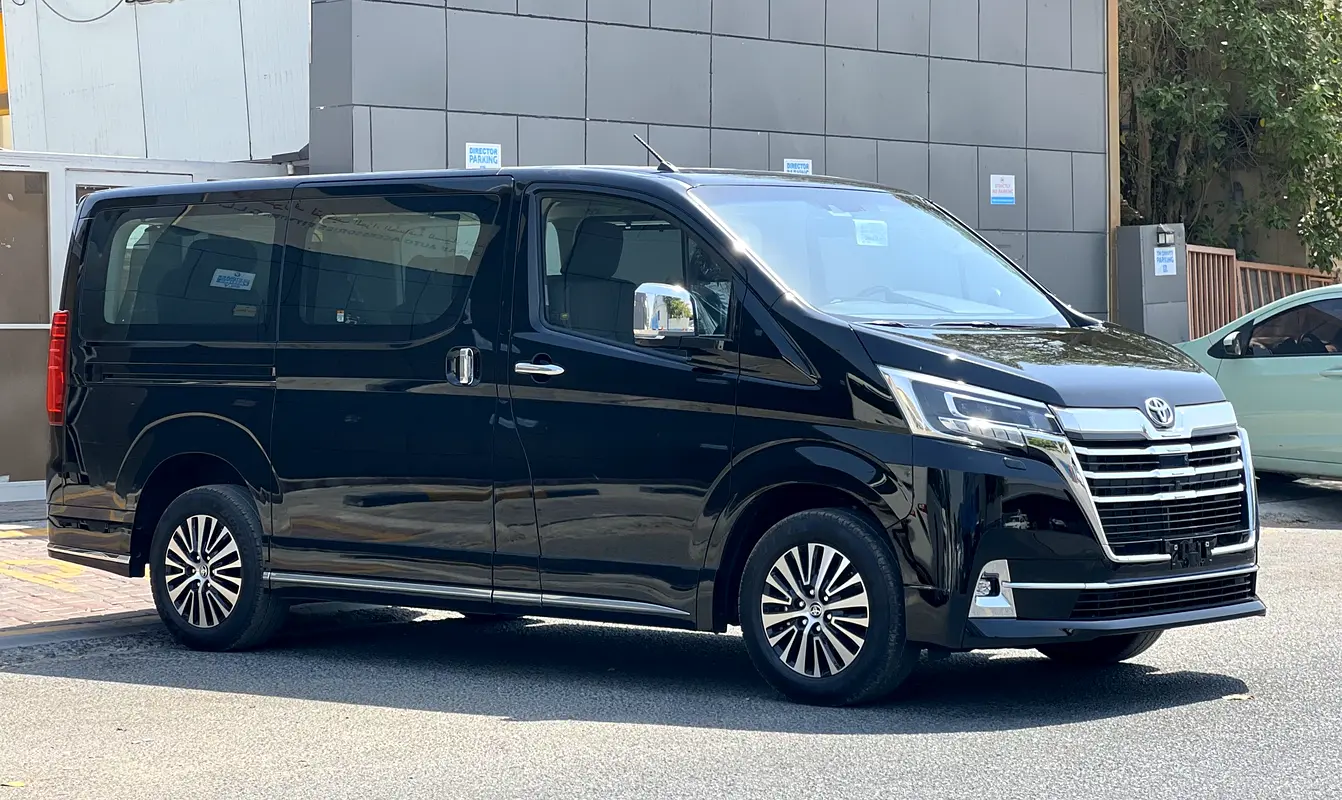 Toyota Granvia 2026 — photo 1 of 20