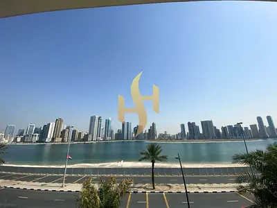 شقه جاهزه للسكن بموقع مميز ومساحه واسعه واطلاله مائيه