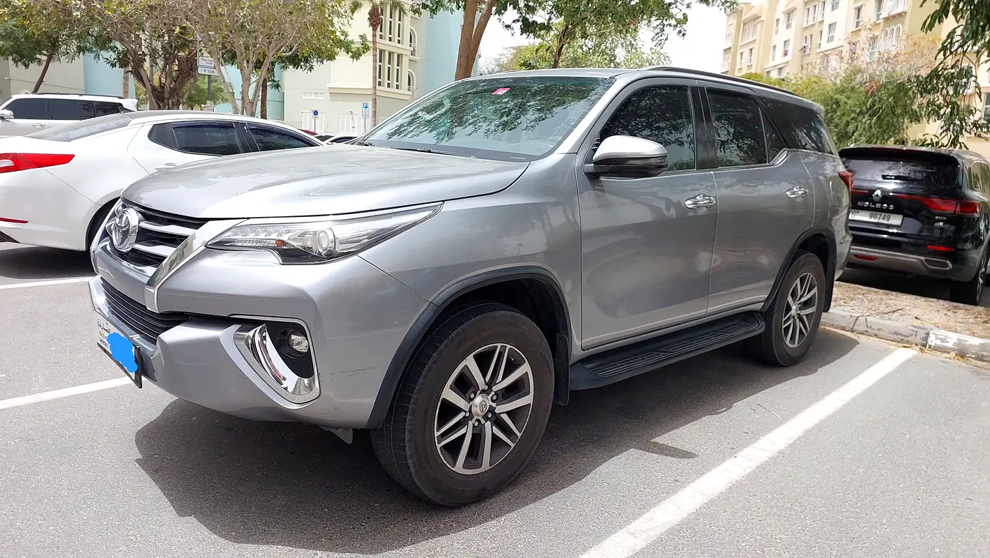 Toyota Fortuner 2018 — photo 1 of 10