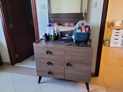 Wooden 4-Drawer dresser with large mirror (great condition)
