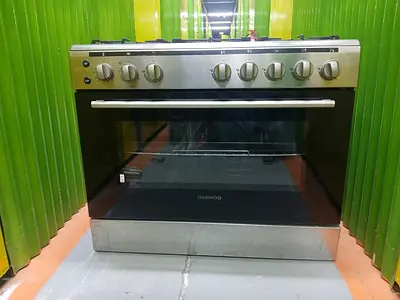 DAEWOO BRAND 5 BURNER Cooking Range available for Sale
