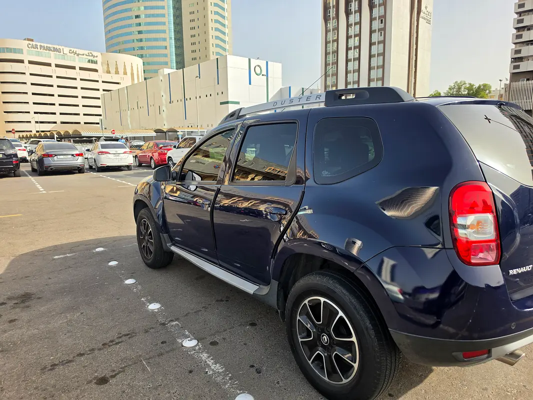 Renault Duster 2017 — photo 1 of 6