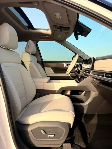صورة 8 لـ 2025 Hyundai SANTA FE