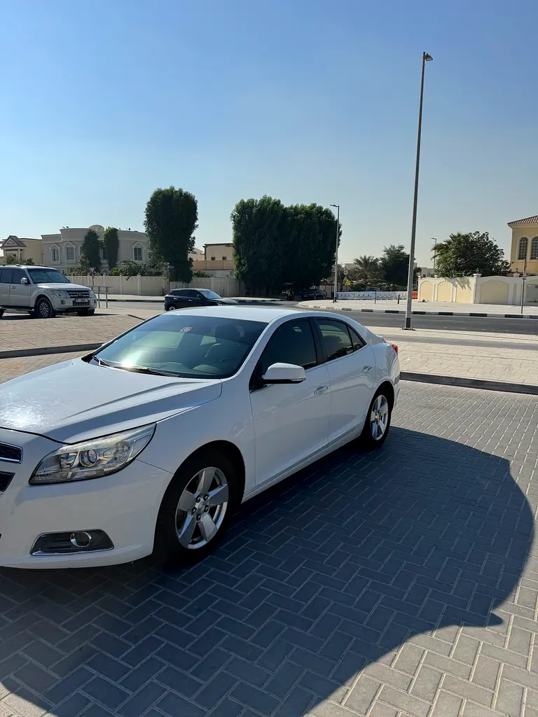 Chevrolet Malibu 2013 — photo 1 of 7