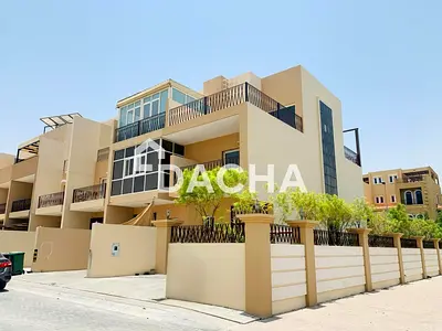 Multiple Balconies| Spacious | Corner Villa
