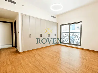 READY TO MOVE | 3 BATHS | NEAR METRO
