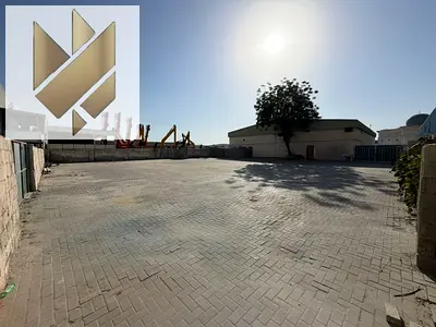 حوطه مع مستودعين 20 الف قدم  | كهرباء 54 كيلو وات | شارع رئيسي | يصلح اي نشاط