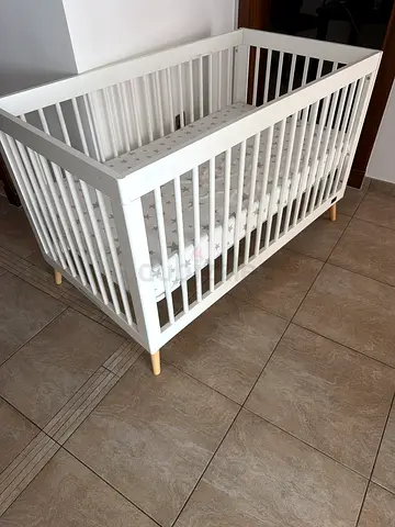 Toddler bed