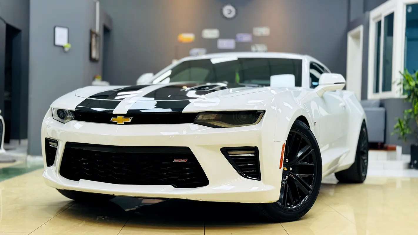 Chevrolet Camaro 2018 — photo 1 of 19