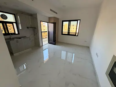 First occupant - High Street - Balcony - Central air conditioning - Built-in wardrobes - Central air conditioning and cooling system