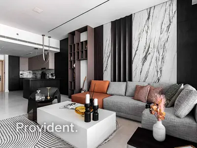 Luxury Living | Upgraded | Spacious