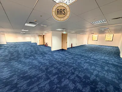 MODERN & SPACIOUS OFFICE SPACE | EASY BUS ACCESS | DIP 1