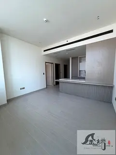 One bedroom + study | private jacuzzi | open view