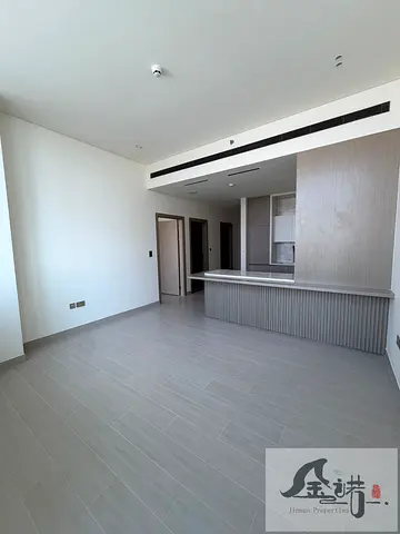 One bedroom + study | private jacuzzi | open view