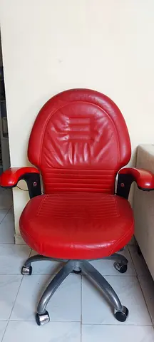 Red swivel office/desk chair - used, good condition