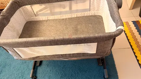 Brand new Portable bedside bassinet / baby cradle for sale