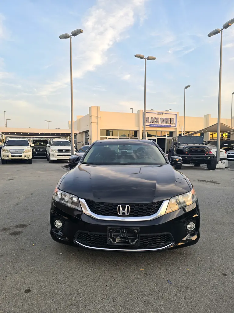 Honda Accord 2014 — photo 1 of 10