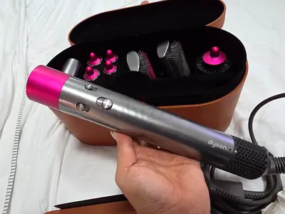 Dyson Airwrap Preloved